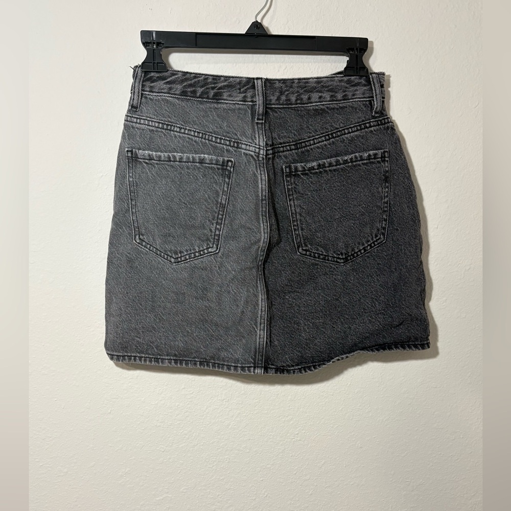 PacSun Two-Tone Black Denim Mini Skirt | Size 27 - Picture 3 of 3